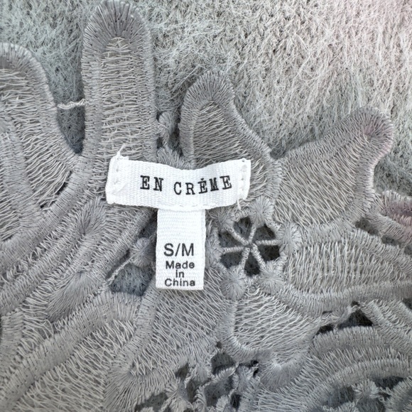 En Creme Soft Crochet Neck Gray Cozy Women’s Sweater (S/M) - Picture 7 of 8